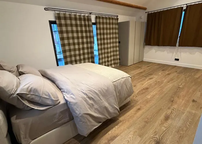 Le Seize -trouville-sur-mer * Trouville-sur-Mer